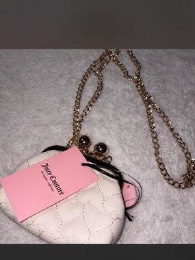 🔥Juicy Couture White NWT Quilted Heart Mini Kiss-Lock wallet/coin purse/etc